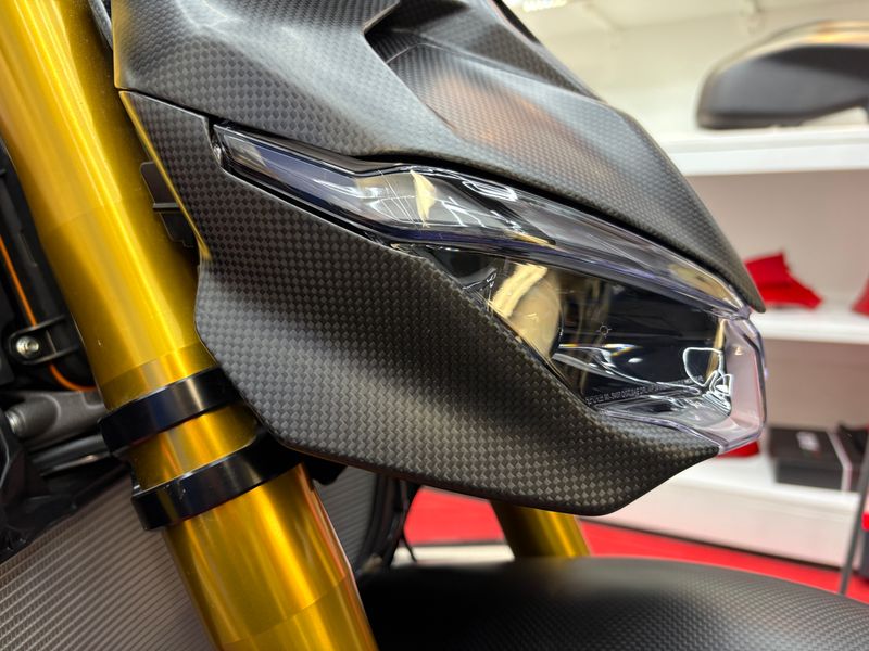 light sidecovers carbonfiber Ducati Streetfighter V4 V2 2025-