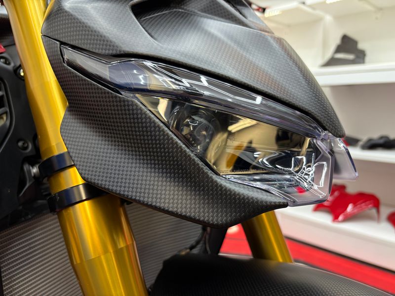 light sidecovers carbonfiber Ducati Streetfighter V4 V2 2025-
