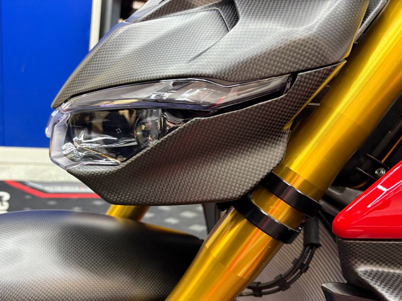 light sidecovers carbonfiber Ducati Streetfighter V4 V2 2025-