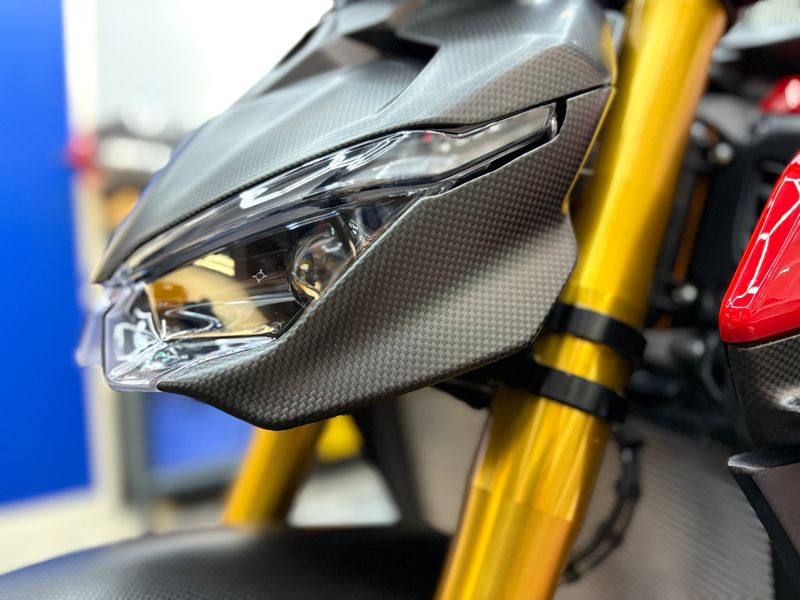 light sidecovers carbonfiber Ducati Streetfighter V4 V2 2025-
