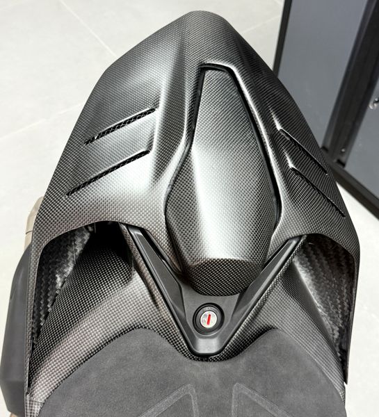 seat cover carbon fiber Ducati V2 2025-