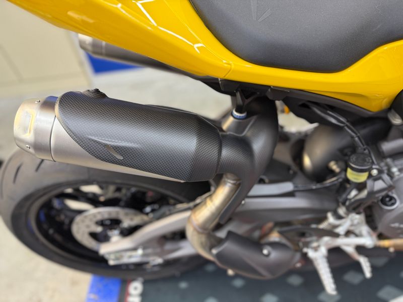 exhaust cover carbon fiber Ducati V2 2025-