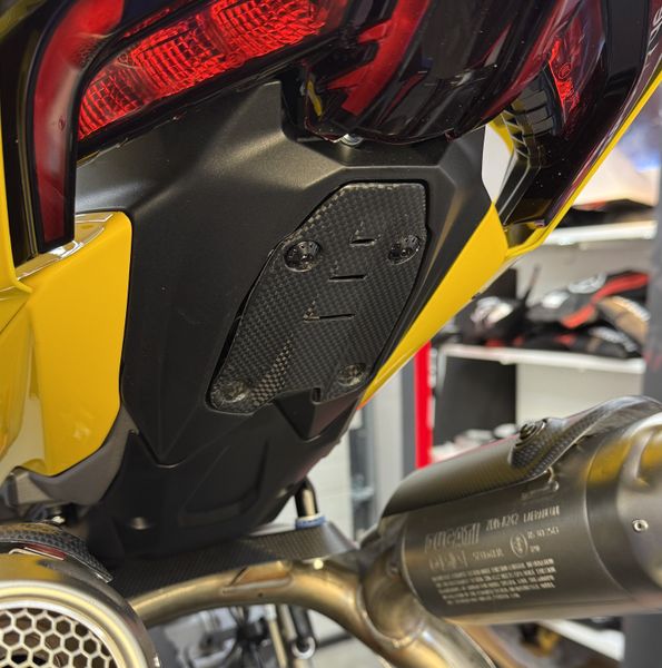 number plate cover carbon for Ducati Panigale Streetfighter V4 V2 2025-