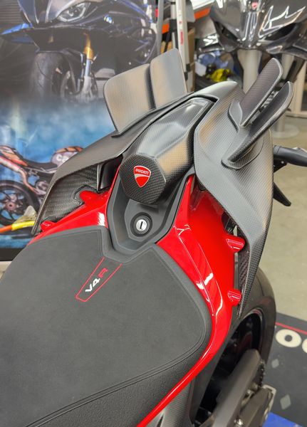 carbon fiber MotoGP wings seat cover Ducati Panigale Streetfighter V4