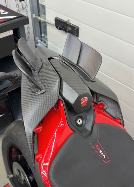 carbon fiber MotoGP wings seat cover Ducati Panigale Streetfighter V4