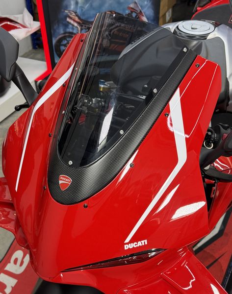 carbon fiber windscreen Ducati Panigale V4 2025-