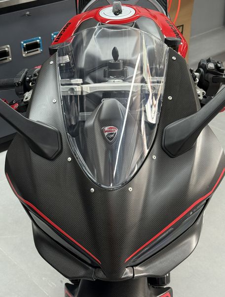 cockpit cover carbonfiber Ducati V2 2025-