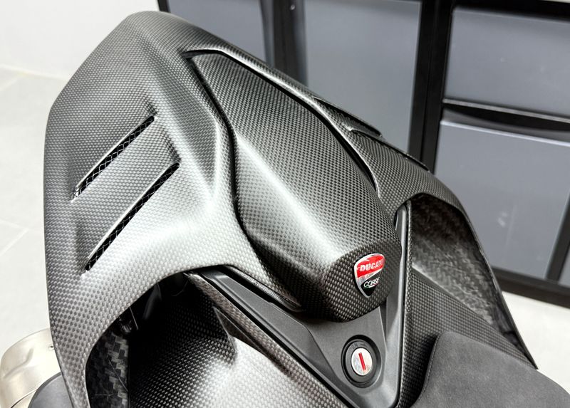 seat cover Race carbonfiber Ducati V2 2025-