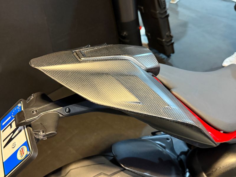 seatcover race carbonfiber Ducati Panigale Streetfighter V4 2025-