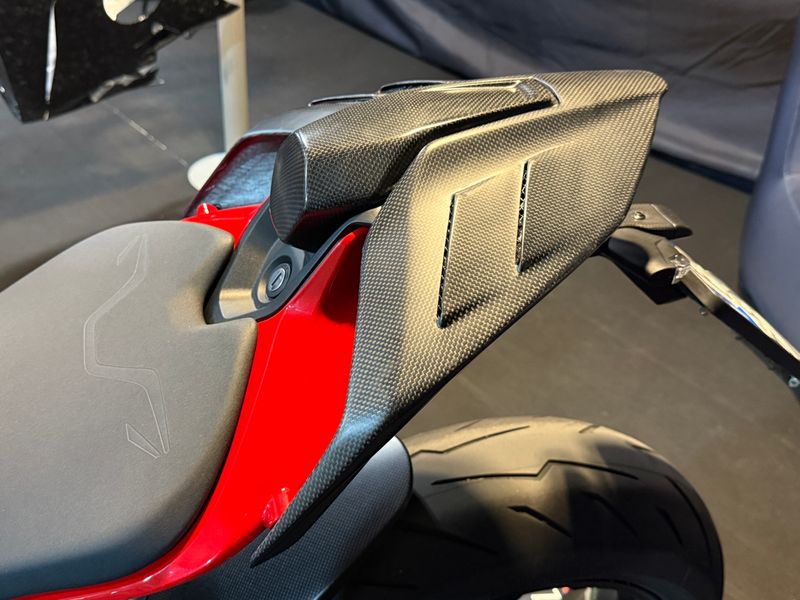 seatcover race carbonfiber Ducati Panigale Streetfighter V4 2025-