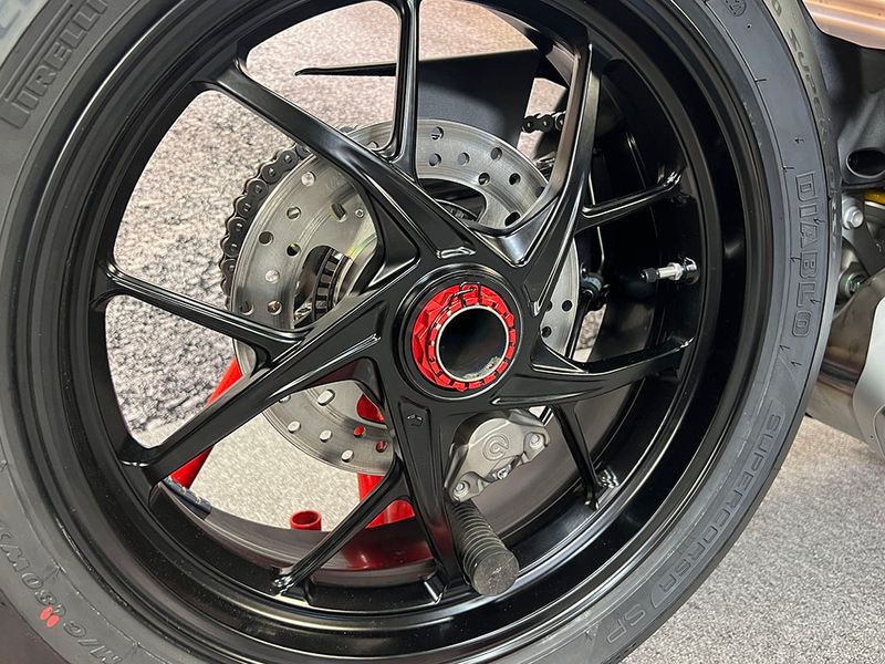 kegelring zijwiel zwart voor Ducati