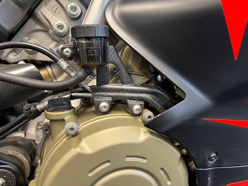 Carbon bracket for Ducati Panigale V4 2022-
