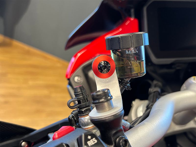 Screw kit front brake/clutch tank fluid red/black