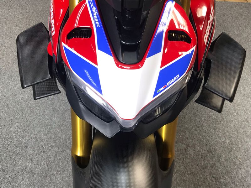 Winglets carbon for Ducati Streetfighter V4 V2
