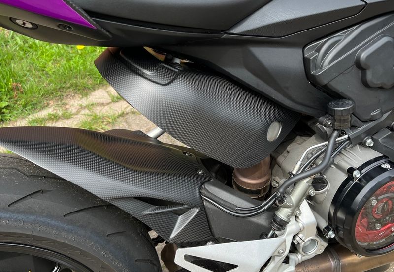 heat guard carbonfiber for Ducati Panigale V2, Streetfighter V2