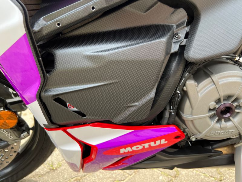 side cover carbon fiber Ducati Streetfighter V2