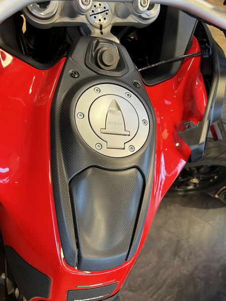 tank cover carbon for Ducati Multistrada V4