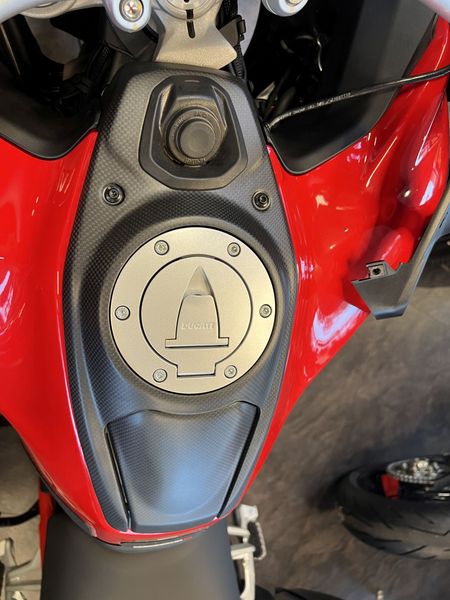 tank cover carbon for Ducati Multistrada V4